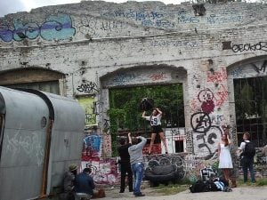 Kulturcentret RAW är såväl hardcorepunkarnas som de chica fotomodellernas favorit.