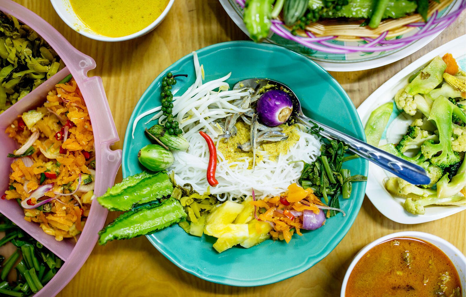 Skarpa curries på Aroon. Foto: Jonas Gratzer