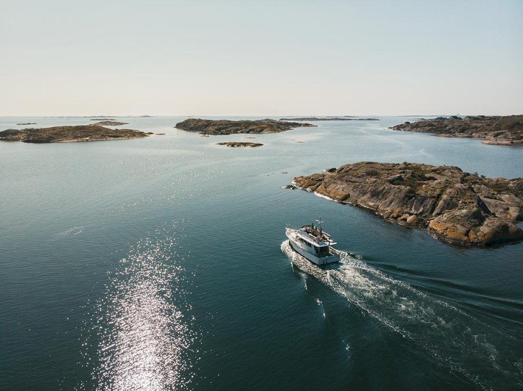 En båt i skärgården