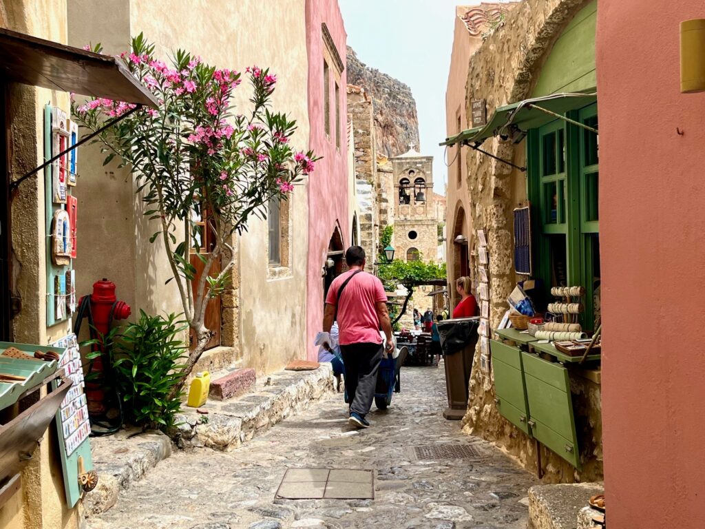 Vindlande gränder i Monemvasia. 