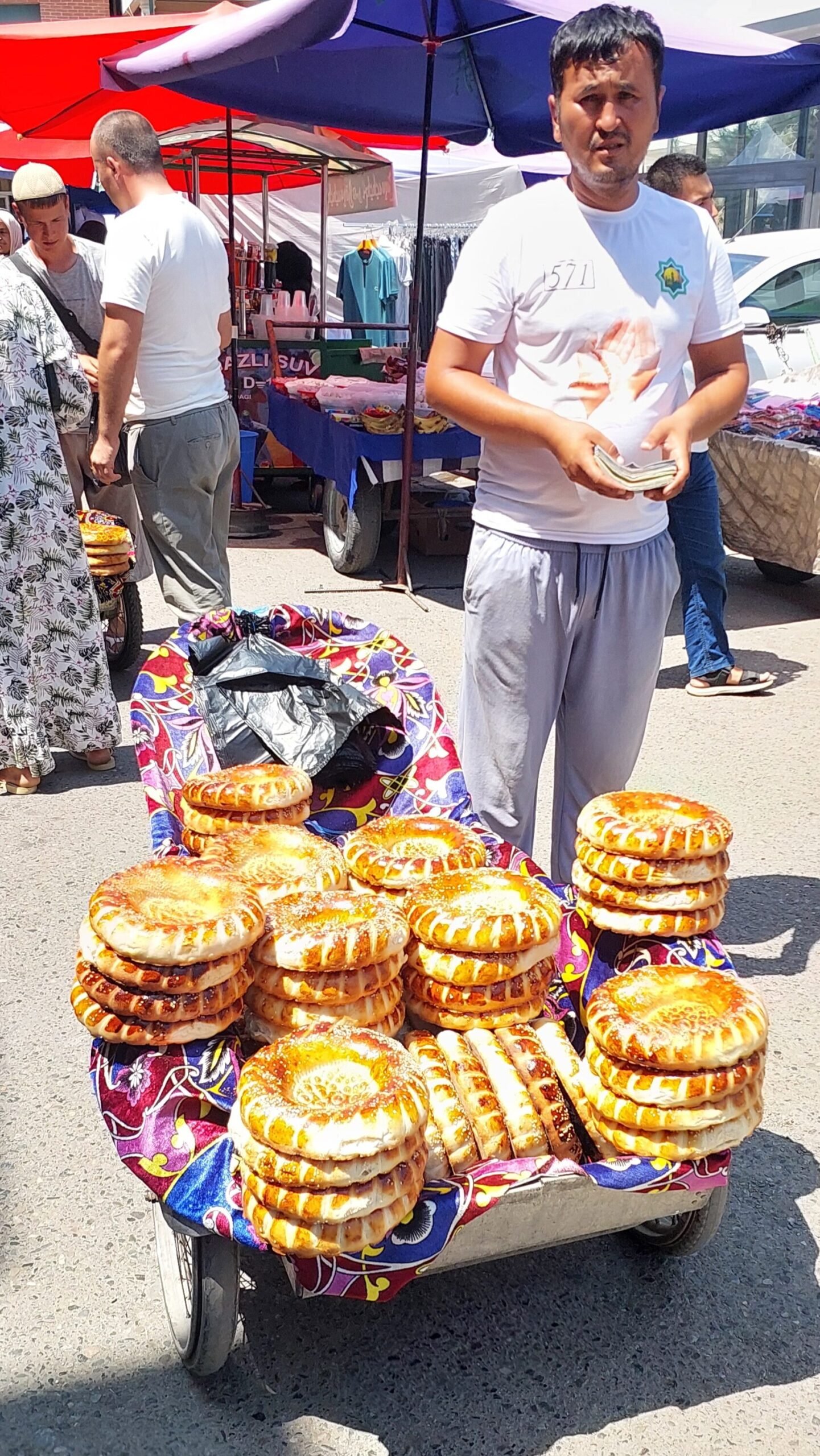 Brödförsäljare på gatan.