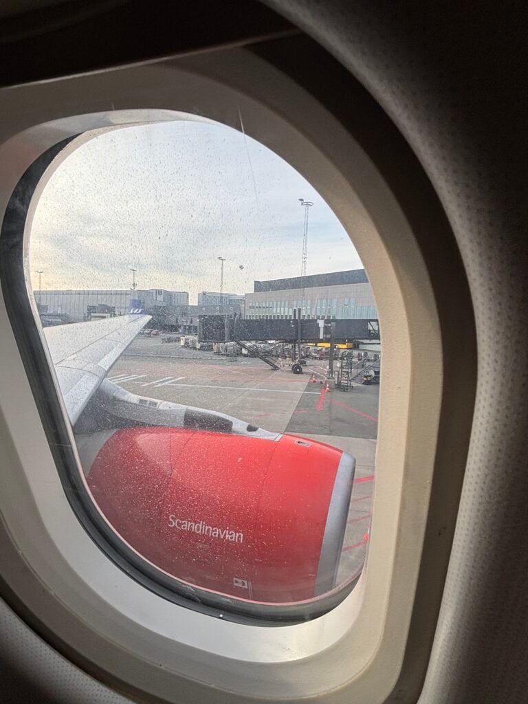 Utsikt från flygplansfönstret